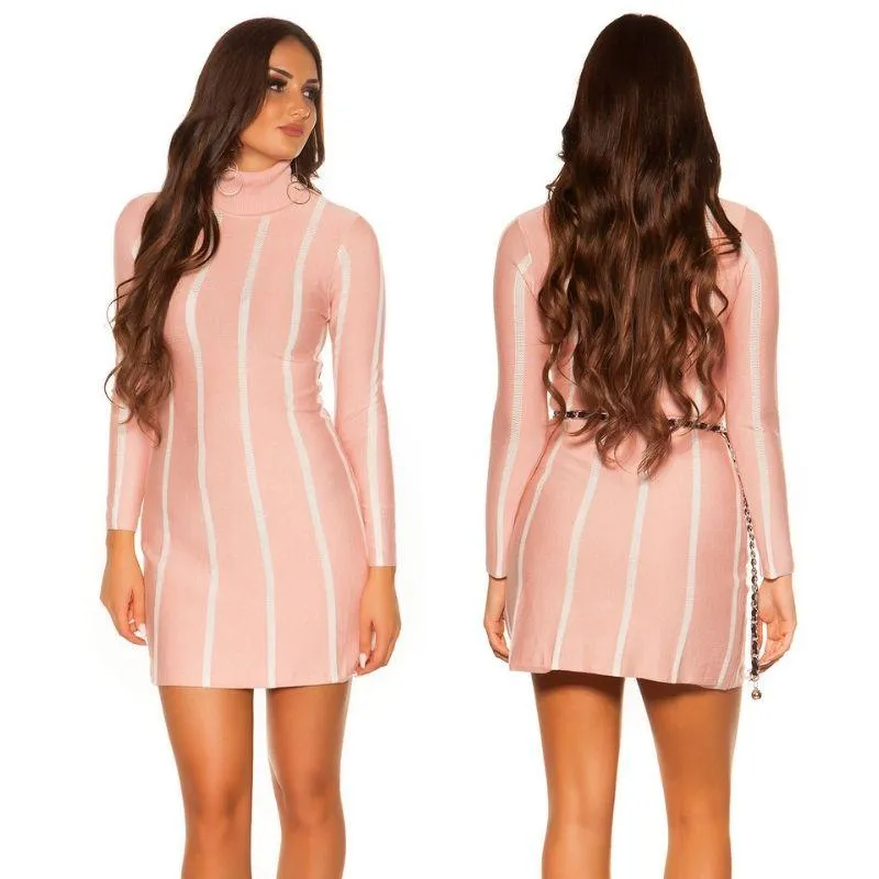 Vestido rosa a rayas cuello de tortuga