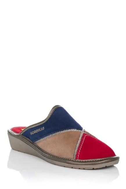 Zapatilla de casa en piel