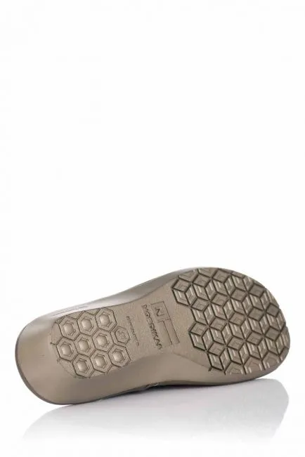 Zapatilla de casa en piel
