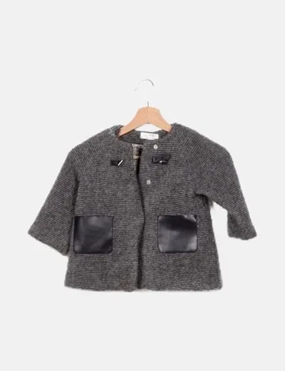 Zara Abrigo gris texturizado bolsillos