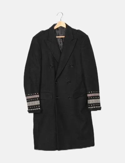 Zara Abrigo negro detalle étnico
