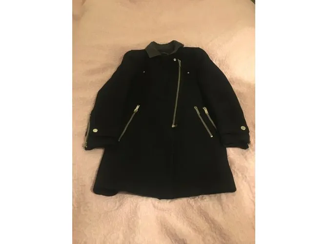 Zara Capa, Ropa de calle Negro 
