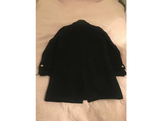 Zara Capa, Ropa de calle Negro 